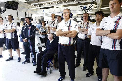 Frank Williams vive la clasificación con su equipo