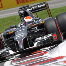 Adrian Sutil aprovecha los pianos