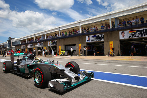 Lewis Hamilton sale a luchar por la pole