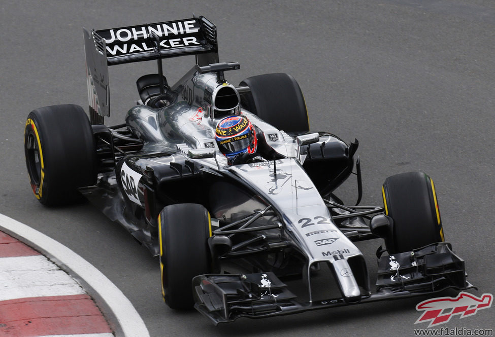 Curva a derechas para Jenson Button