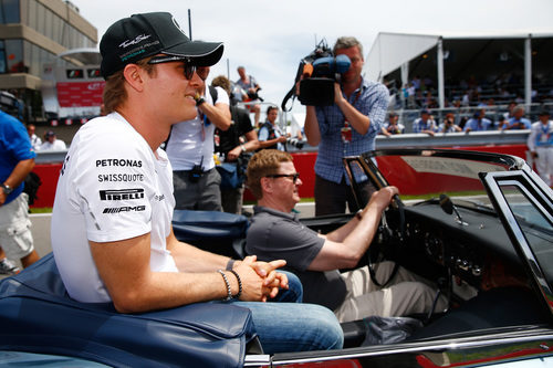 Nico Rosberg durante el drivers parade de Canadá