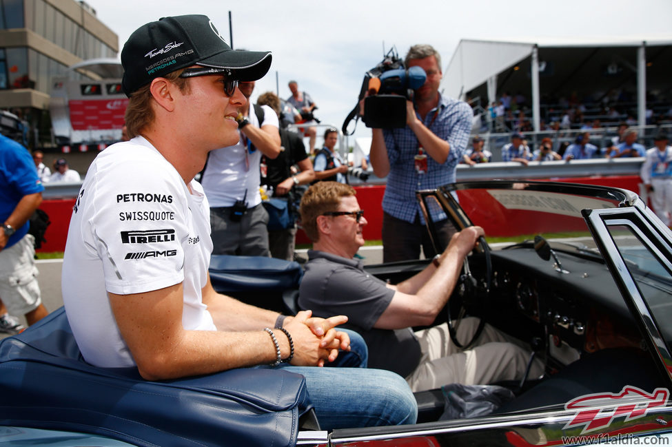 Nico Rosberg durante el drivers parade de Canadá