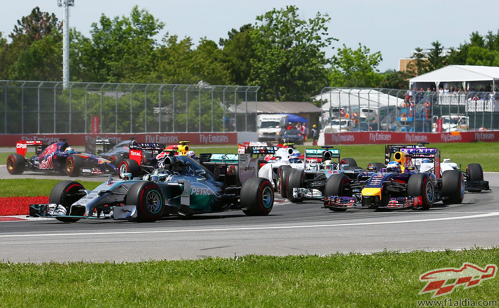 Primera curva del GP de Canadá 2014