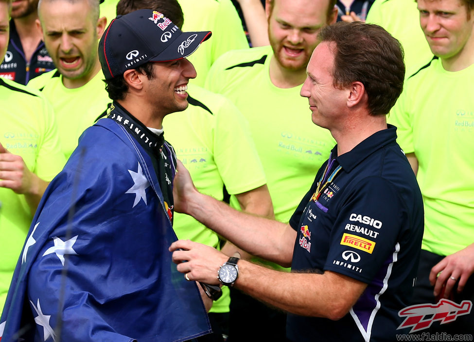 Christian Horner felicita a Daniel Ricciardo