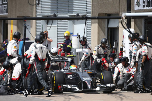 Parada en boxes de Esteban Gutiérrez