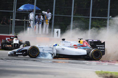 Felipe Massa cruza la pista totalmente descontrolado