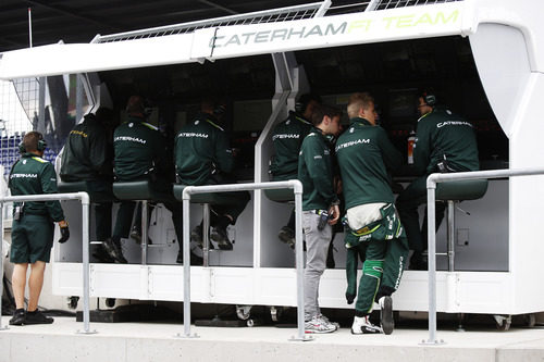 Marcus Ericsson en el muro del equipo