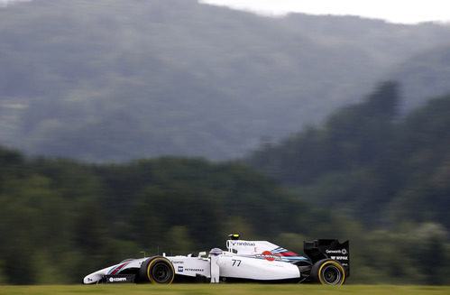 Valtteri Bottas rodando con los neumáticos blandos