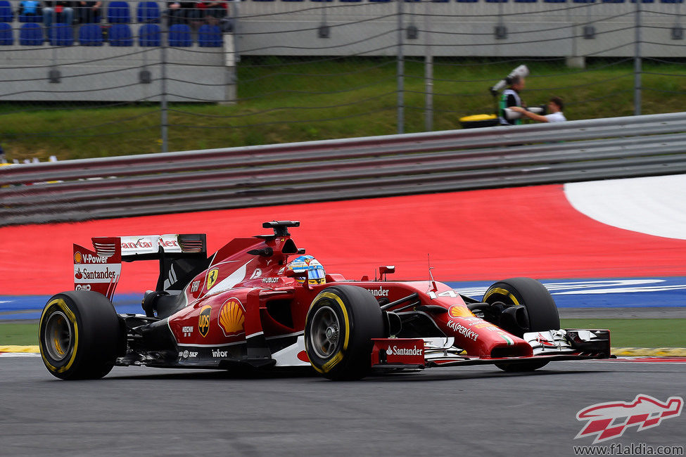 Trabajo de neumáticos para Fernando Alonso