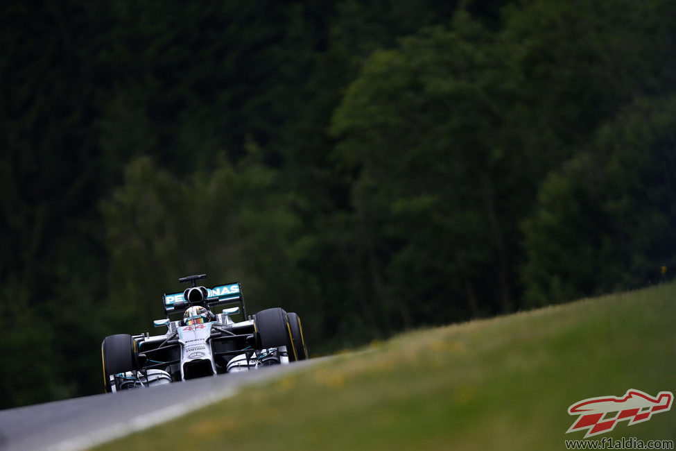 Lewis Hamilton se estrena en el Red Bull Ring