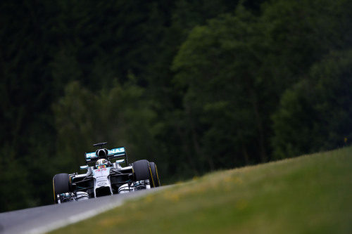 Lewis Hamilton se estrena en el Red Bull Ring