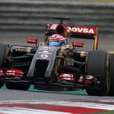 Romain Grosjean rueda en los libres del viernes