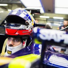 Jean-Eric Vergne concentrado en su coche