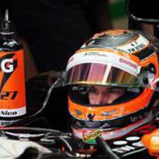 Nico Hülkenberg concentrado en su coche