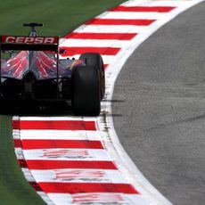 Jean-Eric Vergne saliendose del trazado