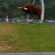Daniil Kvyat consigue entrar en la Q3 en el circuito de casa de su equipo