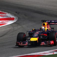 Sebastian Vettel rueda en los entrenamientos libres