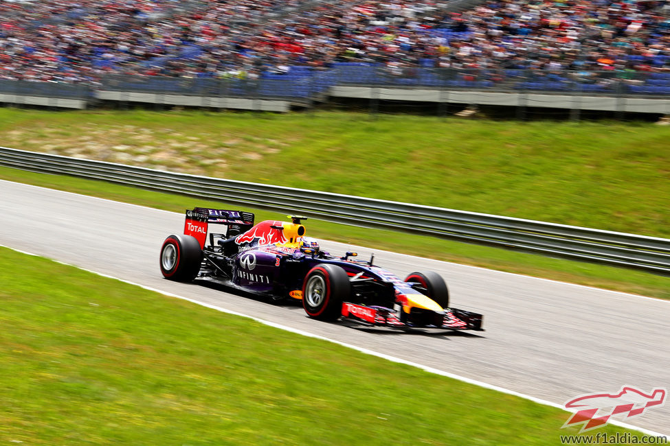Daniel Ricciardo pasó el corte a la Q3