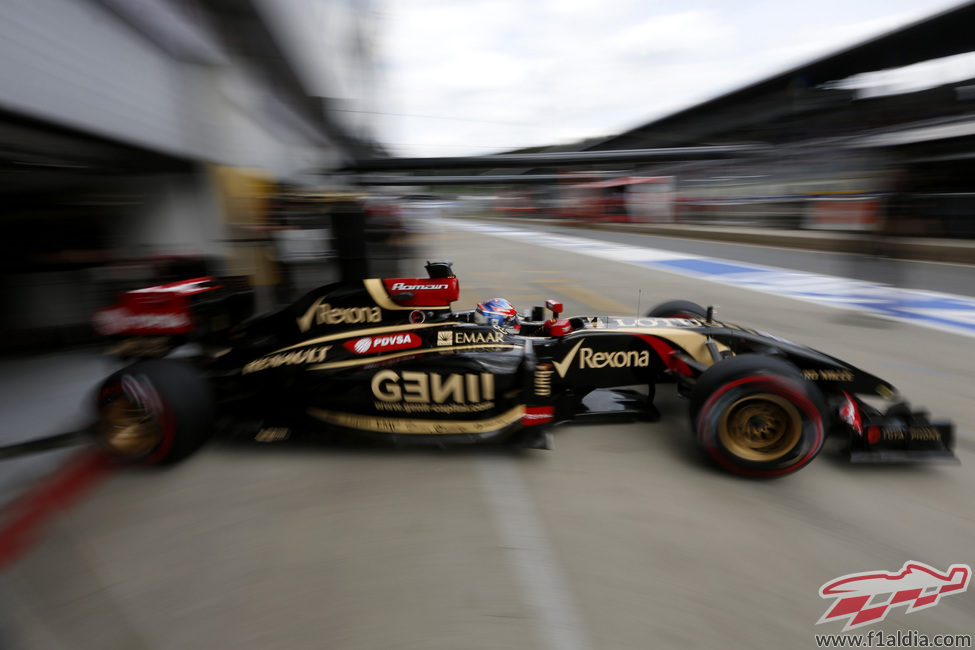 Romain Grosjean sale de boxes en el Red Bull Ring