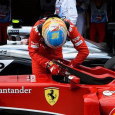 Fernando Alonso se despide del GP de Austria