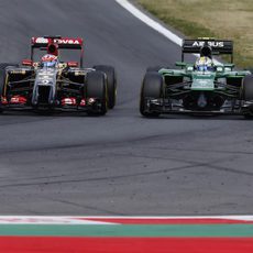 Marcus Ericsson luchando con Romain Grosjean