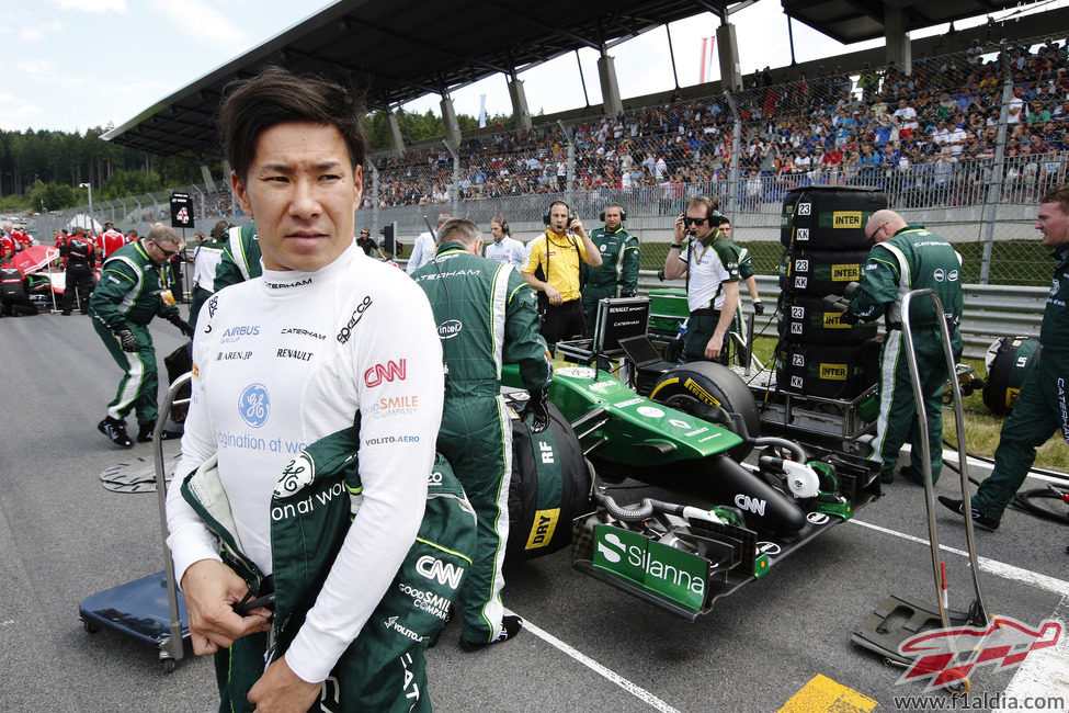 Kamui Kobayashi preparado para comenzar la carrera