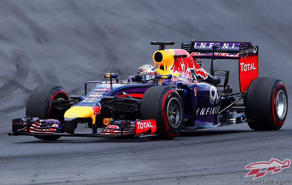 El motor volvió a jugarle una mala pasada a Sebastian Vettel