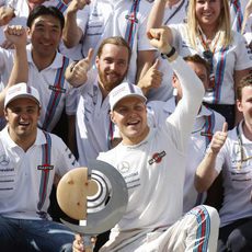 El equipo Williams celebra el tercer y cuarto puesto