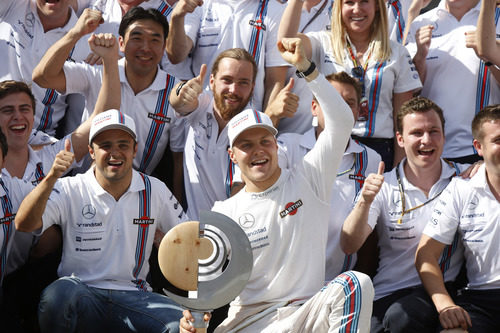 El equipo Williams celebra el tercer y cuarto puesto