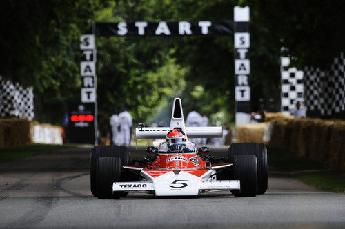 Emerson Fittipaldi, al volante del McLaren M23 de 1974