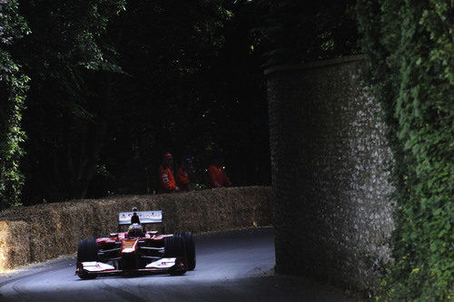 Pedro de la Rosa avanza con el Ferrari F60