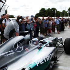 Anthony Davidson regresa al garaje con el Mercedes W02