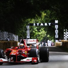 Pedro de la Rosa, con el F60 en Goodwood