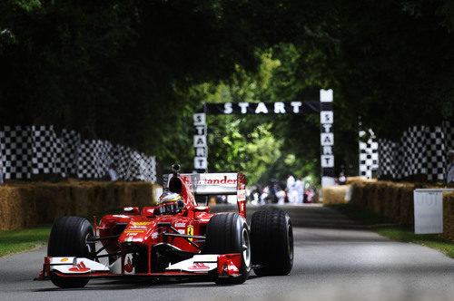 Pedro de la Rosa, con el F60 en Goodwood