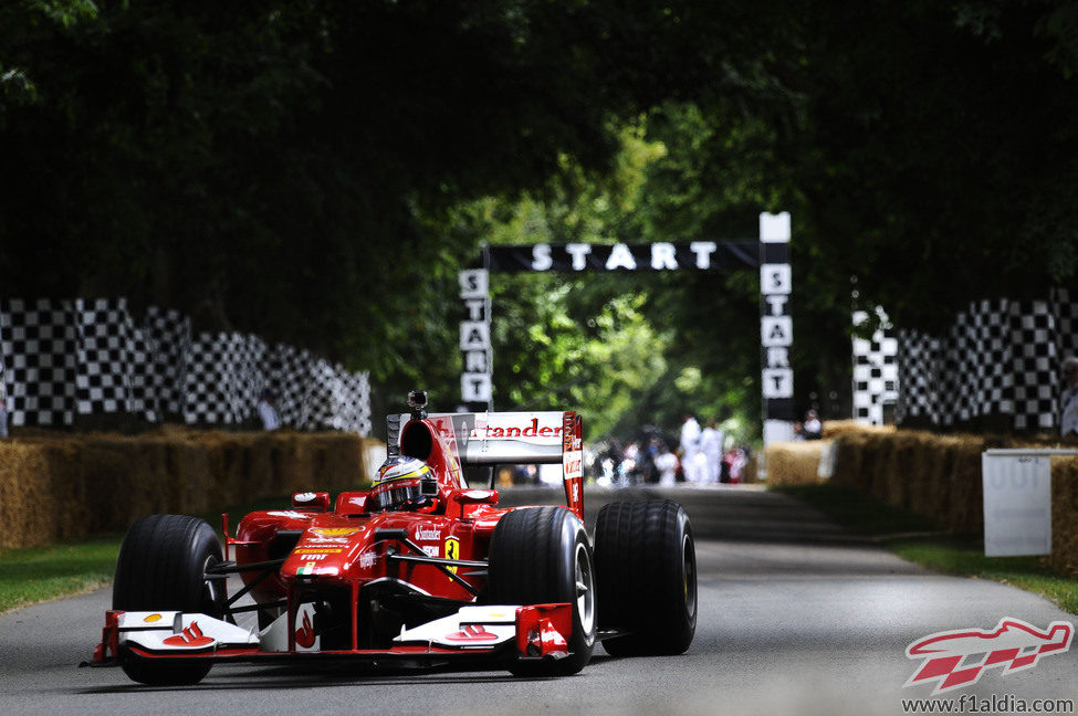 Pedro de la Rosa, con el F60 en Goodwood