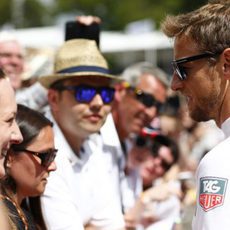 Hora de autógrafos para Jenson Button