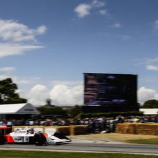 Takuya Izawa rueda en Goodwood