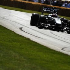 Stoffel Vandoorne, a los mandos del McLaren MP4-26 de 2011