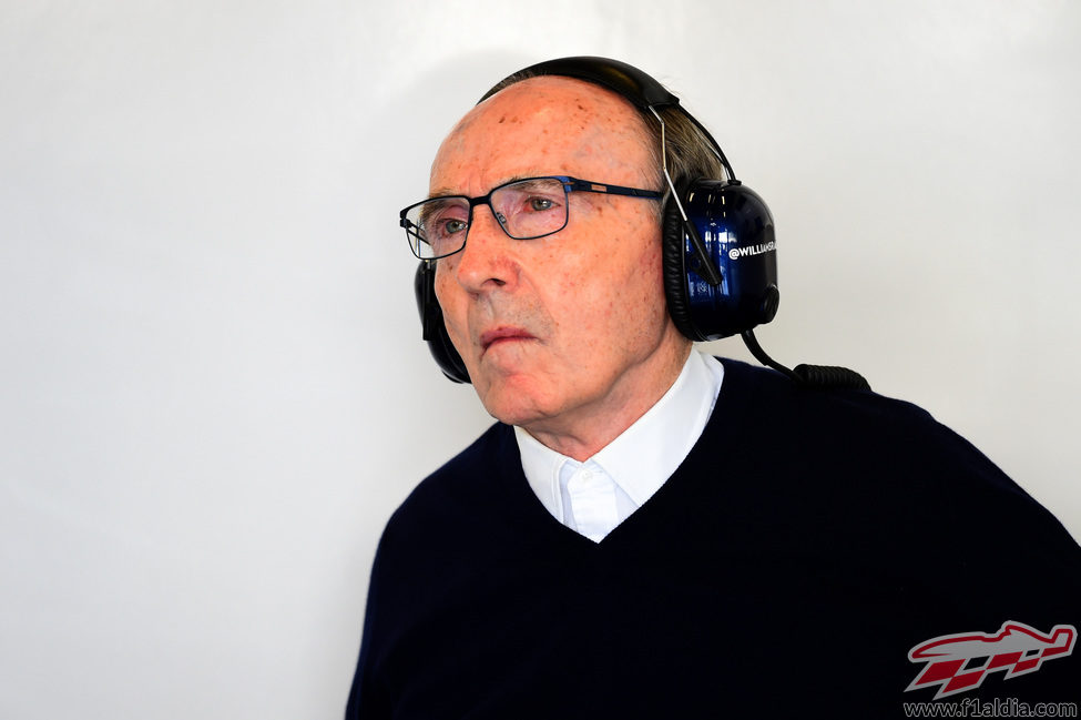 Frank Williams, atento a lo que ocurre con sus pilotos