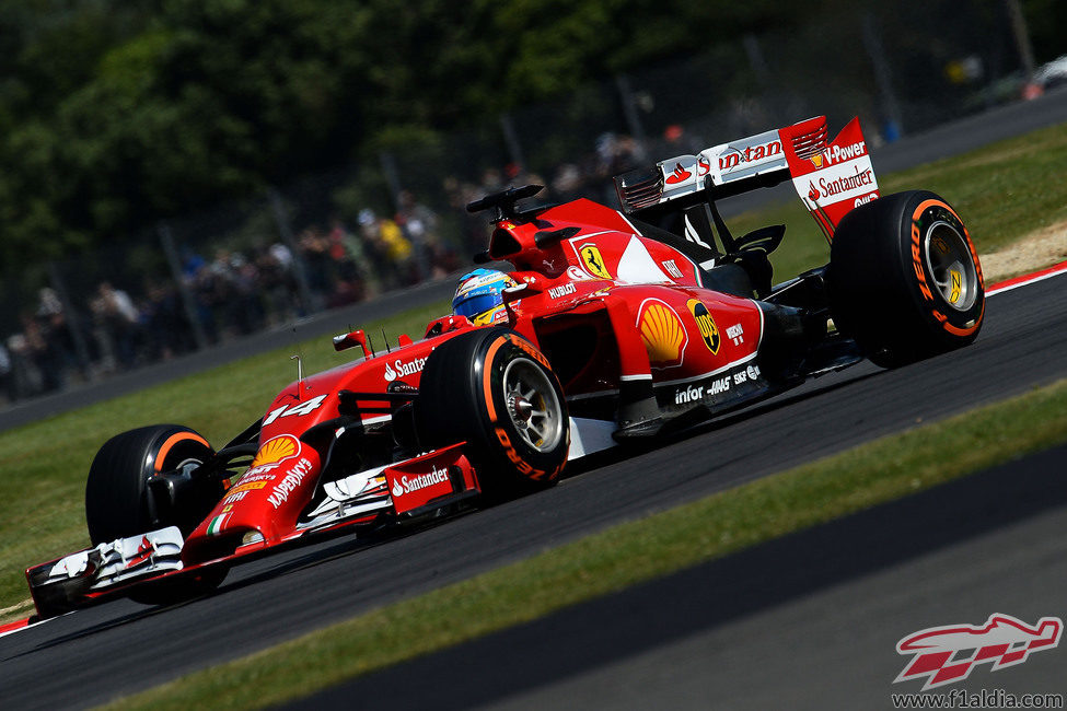 Fernando Alonso consigue el tercer mejor tiempo en los primeros libres