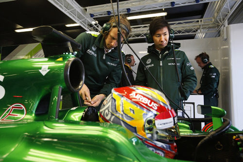 Kamui Kobayashi apoyando a Robin Frijns