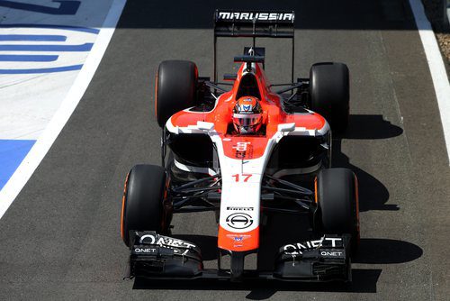 Jules Bianchi saliendo de la calle de 'boxes'