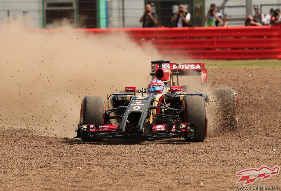 Salida de pista de Romain Grosjean en Silverstone