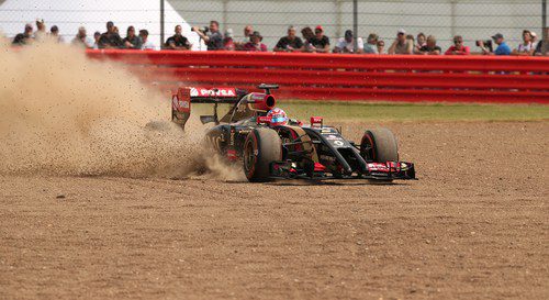 Romain Grosjean acaba en la zona de tierra