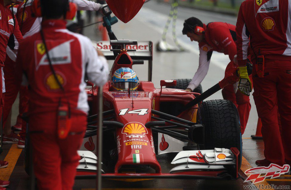 Fernando Alonso rodó pocas vueltas en los Libres 3