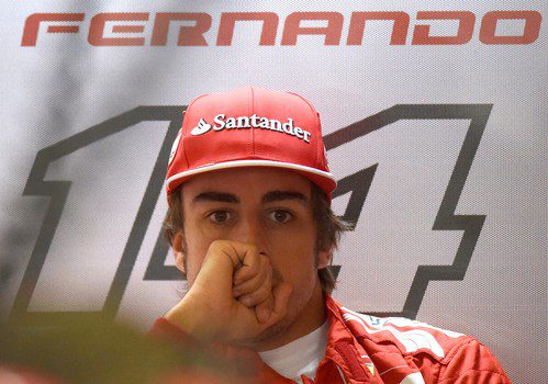 Semblante serio de Fernando Alonso