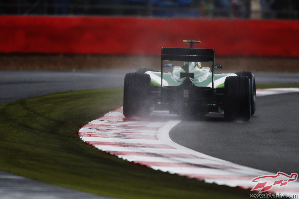 Marcus Ericsson pilota en una complicada clasificación