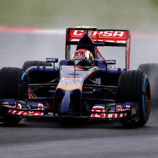 Daniil Kvyat con neumáticos de lluvia