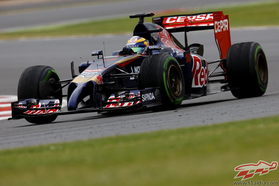 Jean-Eric Vergne con neumáticos intermedios en Silverstone