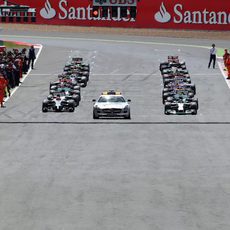 Los pilotos se preparan para reanudar la carrera